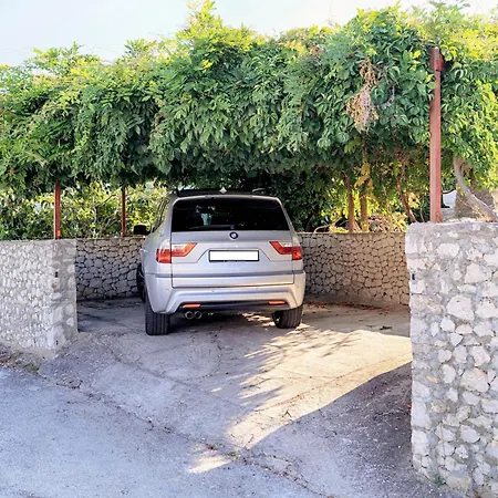 Garten Luger Fuer Zwei Personen Apartment Razanj